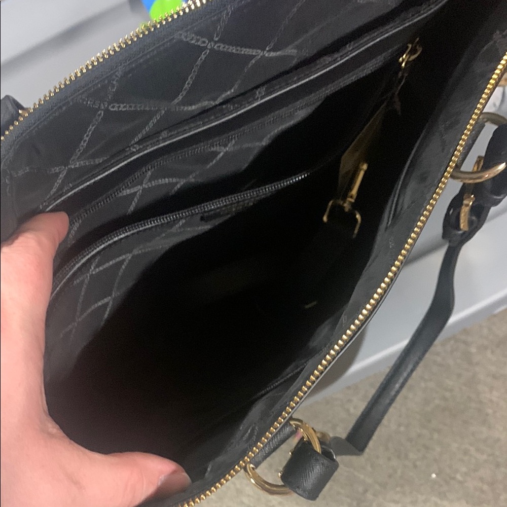 MICHAEL KORS KARLA MULTIFUNCTIONAL BLACK LARGE TOTE 5214 - Picture 10 of 15